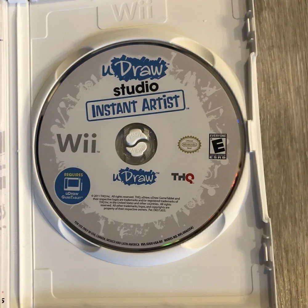 uDraw Studio: Instant Artist Wii Game Complete Case With Manual